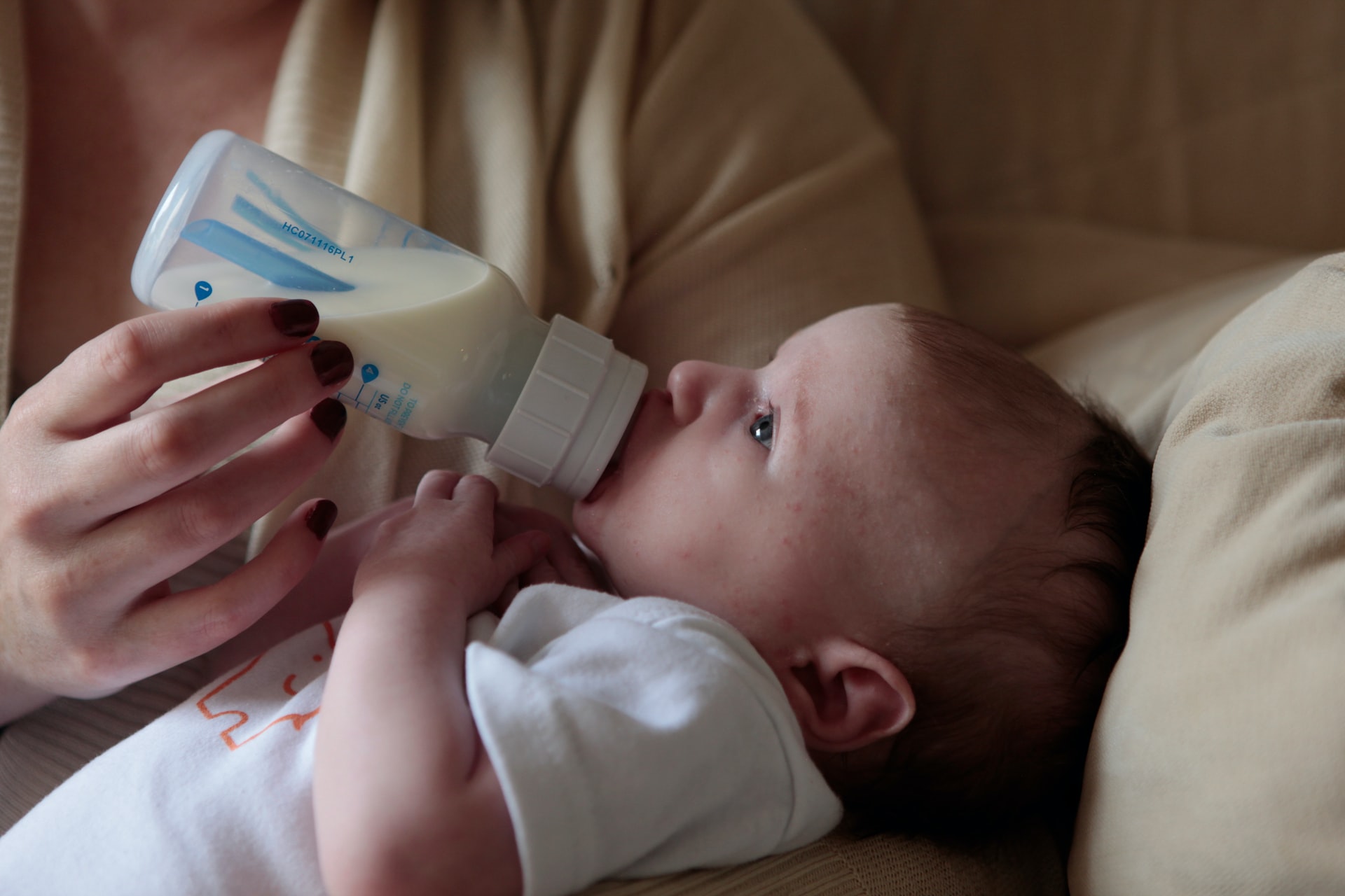 paced bottle feeding, baby feeding, infant care