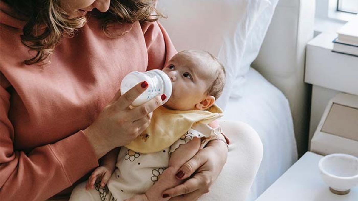 Essential Items For Formula Feeding Moms » Read Now!